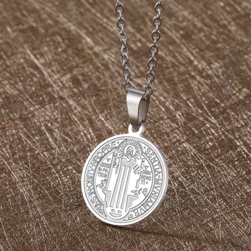 Collar Medalla San Benito Protector Acero Plateado - Imagen 3