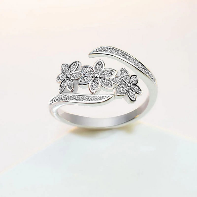 Anillo Tres Flores con Circones Plateado - Imagen 4