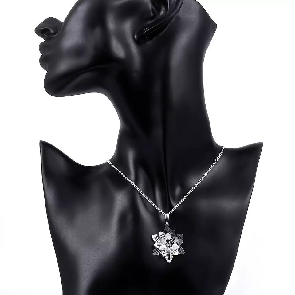 Collar Colgante Flor de Loto Plateado - Imagen 3