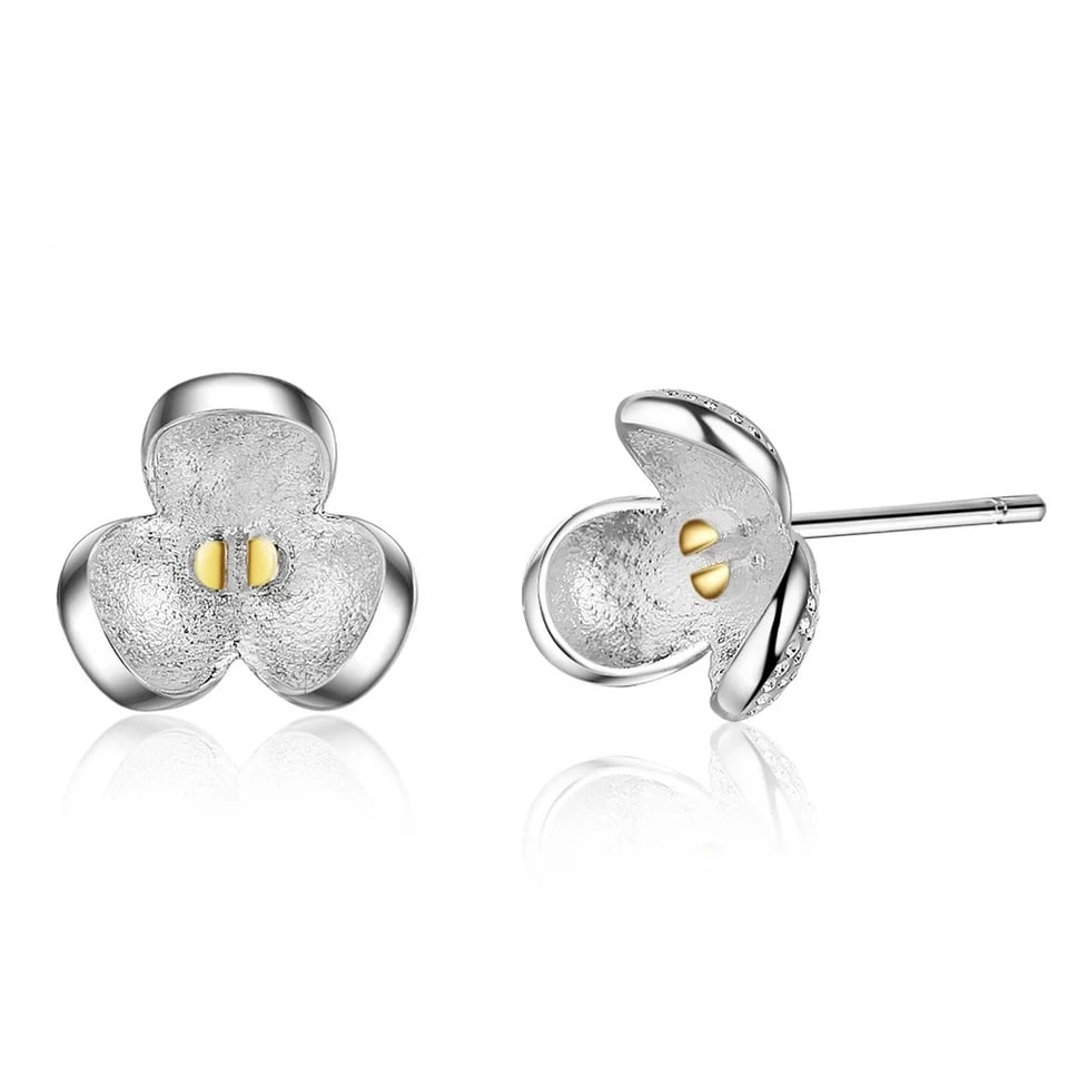 Aros de Flor Tres Petalos Plateados
