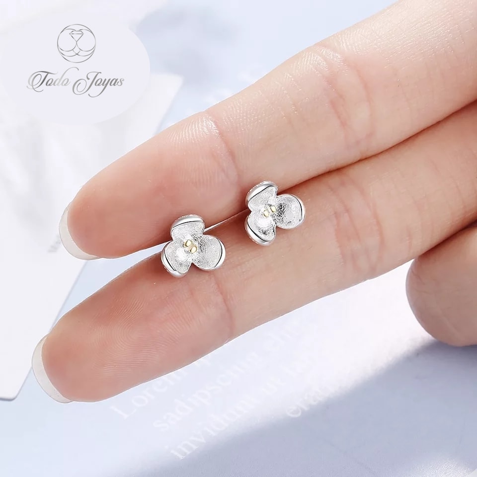 Aros de Flor Tres Petalos Plateados - Imagen 3