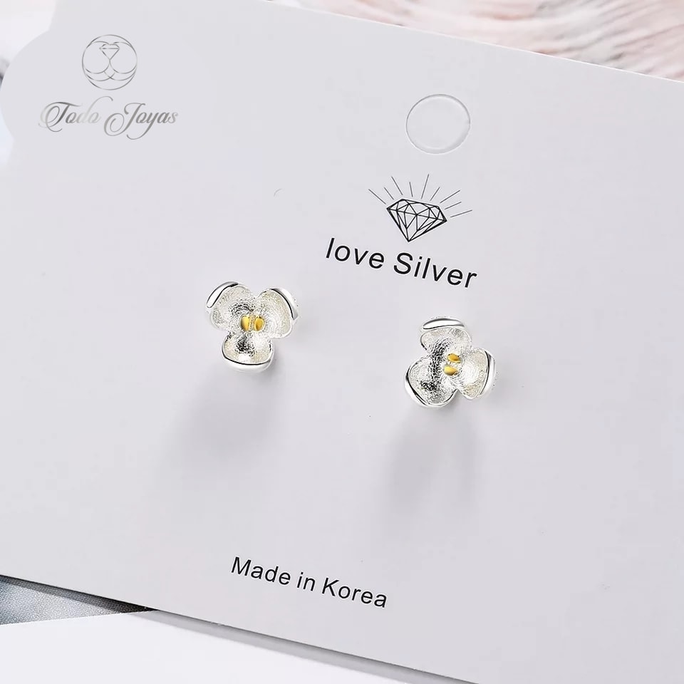 Aros de Flor Tres Petalos Plateados - Imagen 4