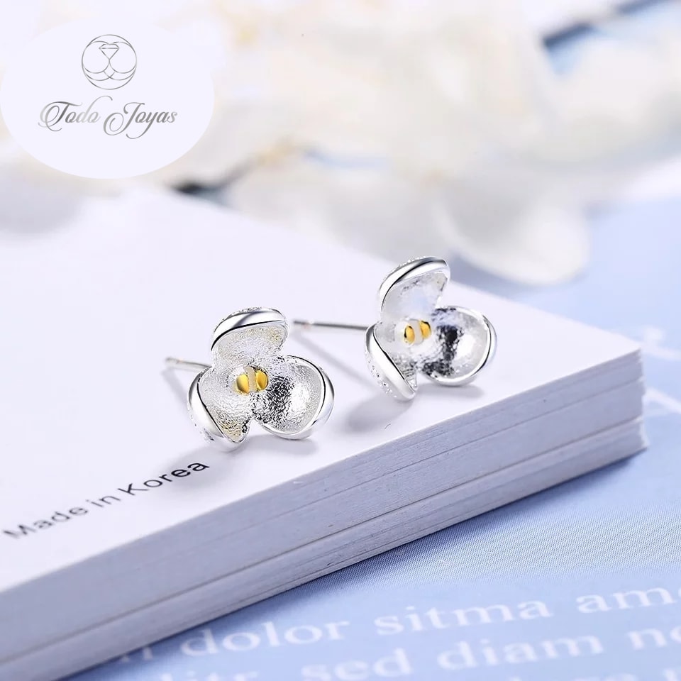 Aros de Flor Tres Petalos Plateados - Imagen 6