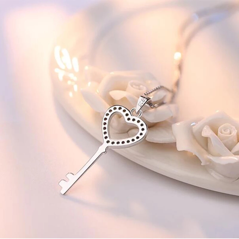 Collar Llave Corazon Circones Plateado - Imagen 4