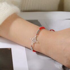 Alternative view of Pulsera Nudo de Bruja Celta Plateada Acero y Cuerda Roja