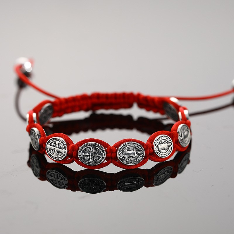 Pulsera Hilo Rojo San Benito Protector 10 Medallas - Imagen 4