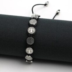 Alternative view of Pulsera Hilo Negro San Benito Protector 10 Medallas