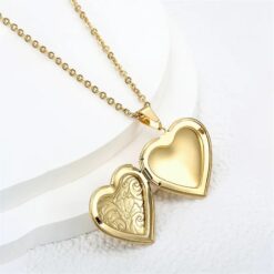Alternative view of Collar Relicario Corazon Vintage Acero Dorado