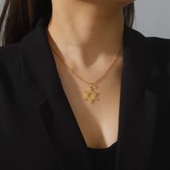 Alternative view of Colgante Collar Estrella David Biselada Acero Dorado