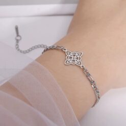 Pulsera Nudo de Bruja Celta Fígaro Plateada Acero
